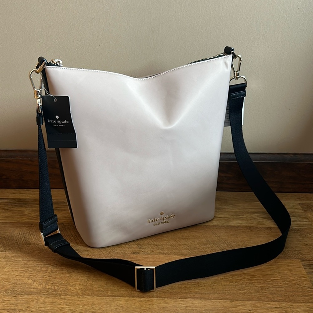 NWT Kate Spade Chelsea Large Duffle Crossbody in Warm Beige